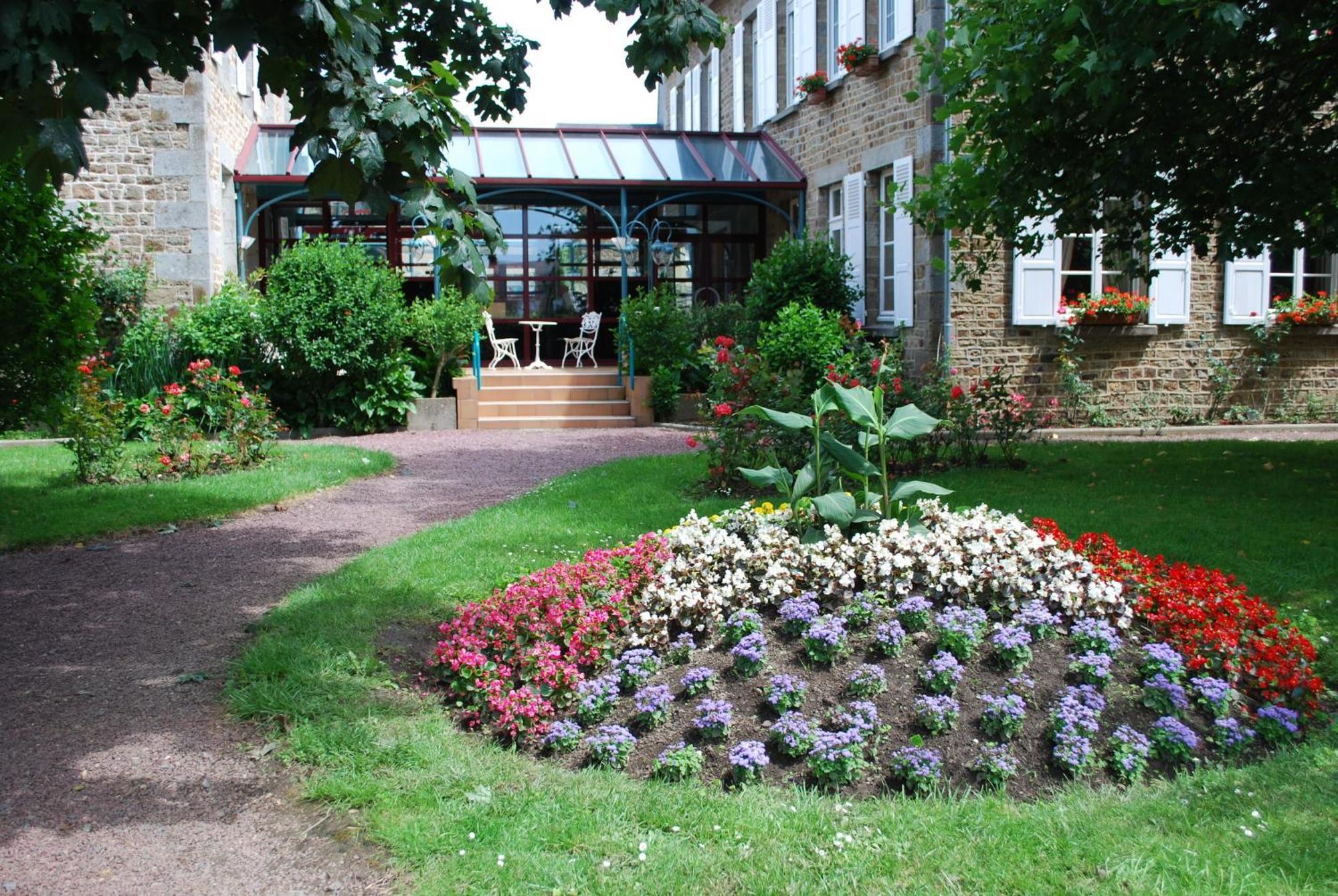 Logis Hotel Restaurant Auberge De La Selune Ducey-Les Cheris Exteriör bild