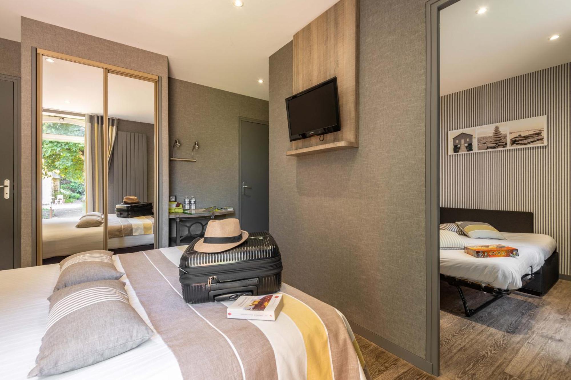 Logis Hotel Restaurant Auberge De La Selune Ducey-Les Cheris Rum bild